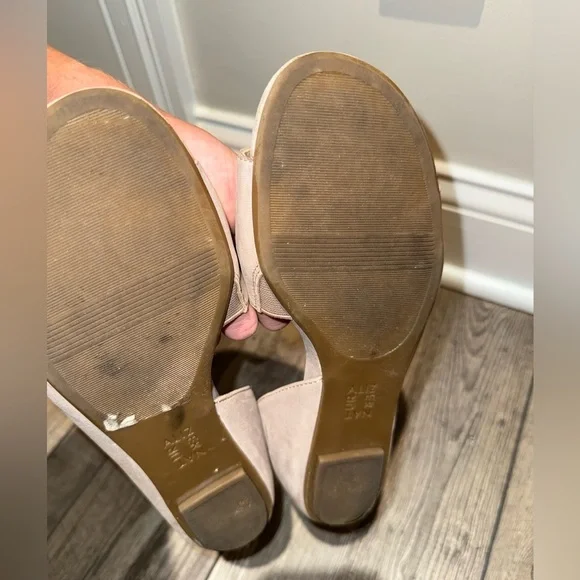 Naturalized Size 7W. Slip on Pre-owned - Picture 3 of 5